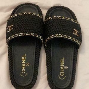Dupe Chanel Slides